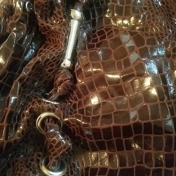 Oversized chocolate brown, soft faux croc bag - Picture 2 of 3